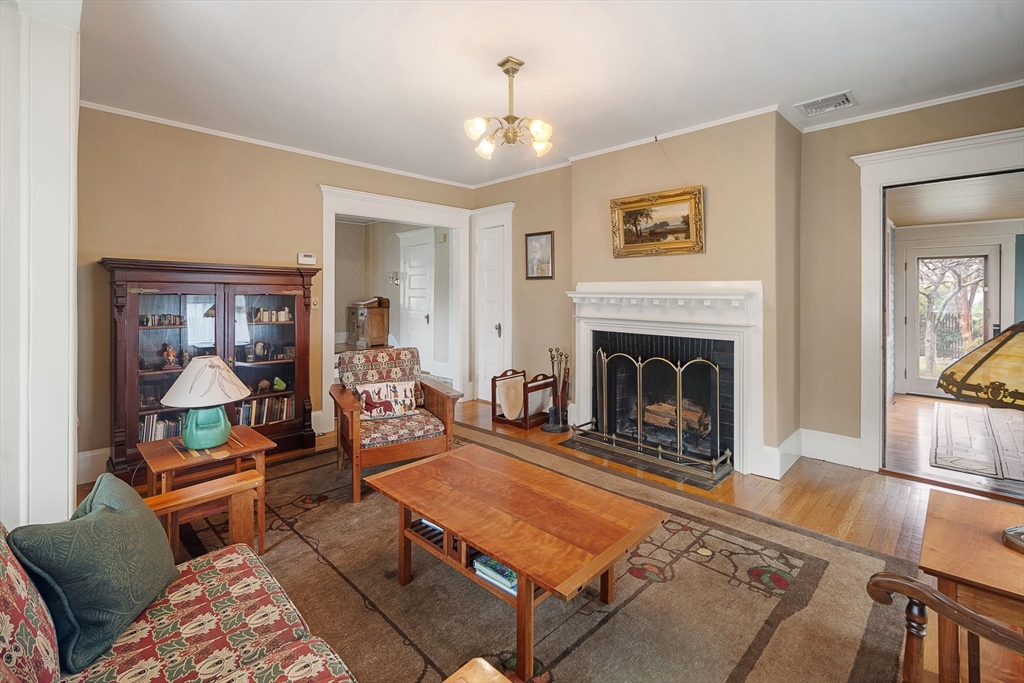15 Cabot St
