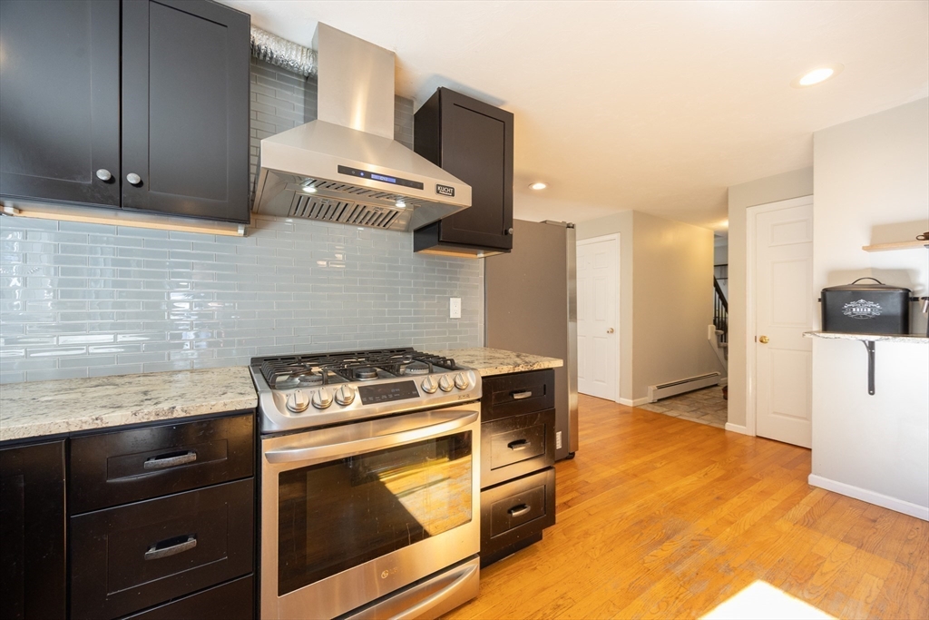 Upton, Massachusetts 01568, United States, 4 Bedrooms Bedrooms, ,3 BathroomsBathrooms,Residential,Active,232941