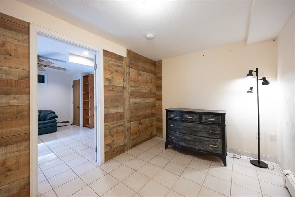 Upton, Massachusetts 01568, United States, 4 Bedrooms Bedrooms, ,3 BathroomsBathrooms,Residential,Active,232941