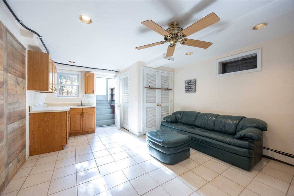 Upton, Massachusetts 01568, United States, 4 Bedrooms Bedrooms, ,3 BathroomsBathrooms,Residential,Active,232941