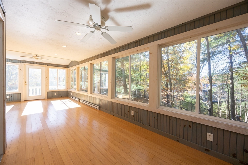 Upton, Massachusetts 01568, United States, 4 Bedrooms Bedrooms, ,3 BathroomsBathrooms,Residential,Active,232941