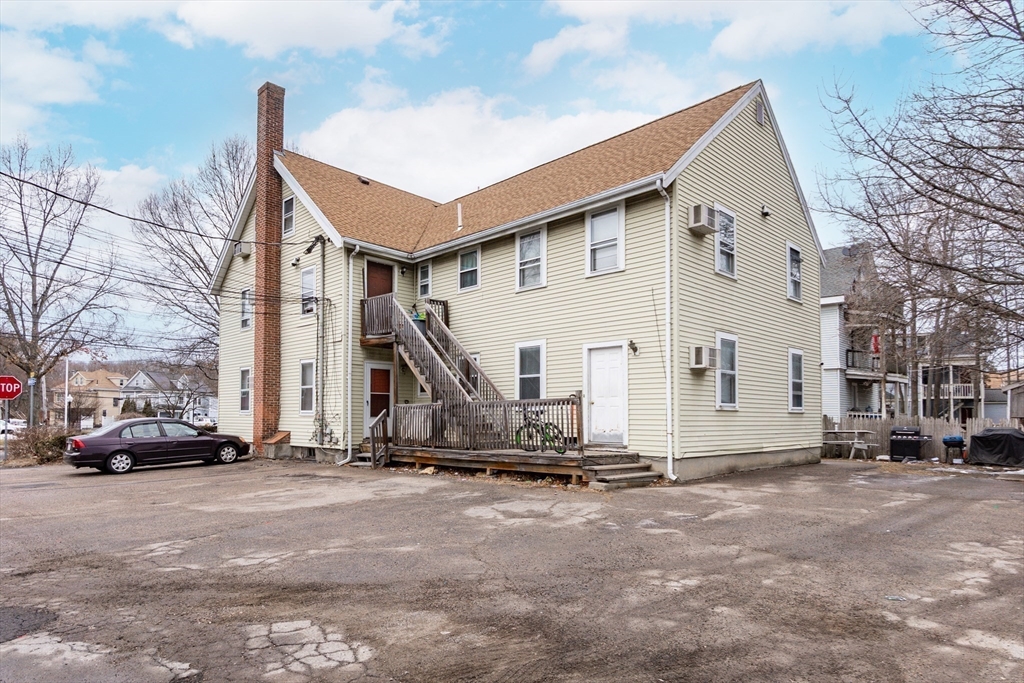 318 Hollis St