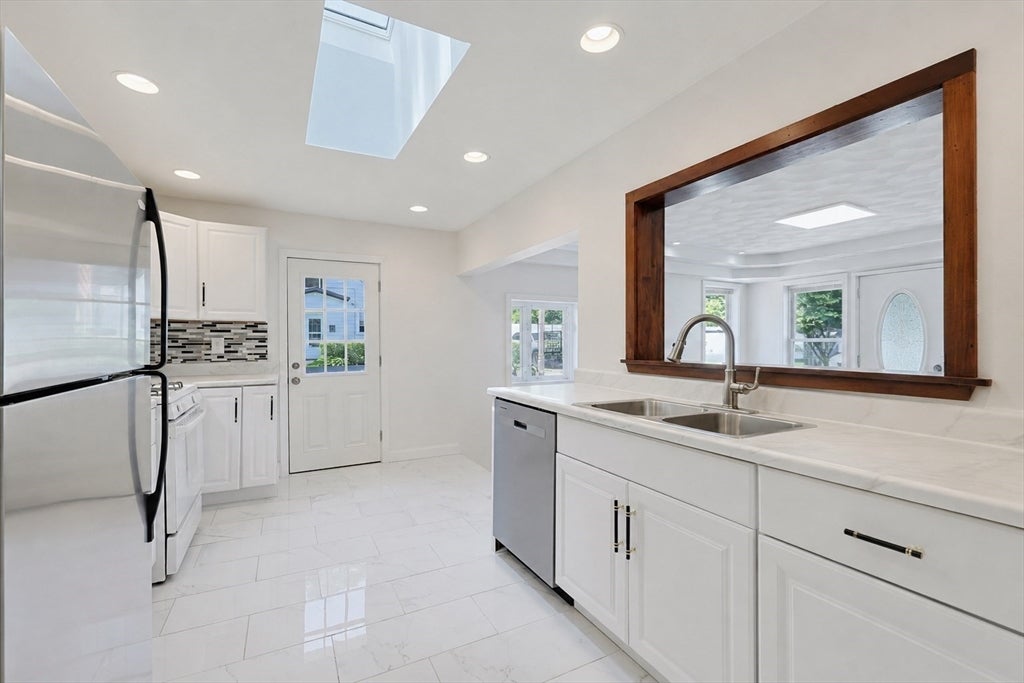 11 3rd Ave, Chelmsford, MA, 11 3rd Ave, Chelmsford, MA Photo #6