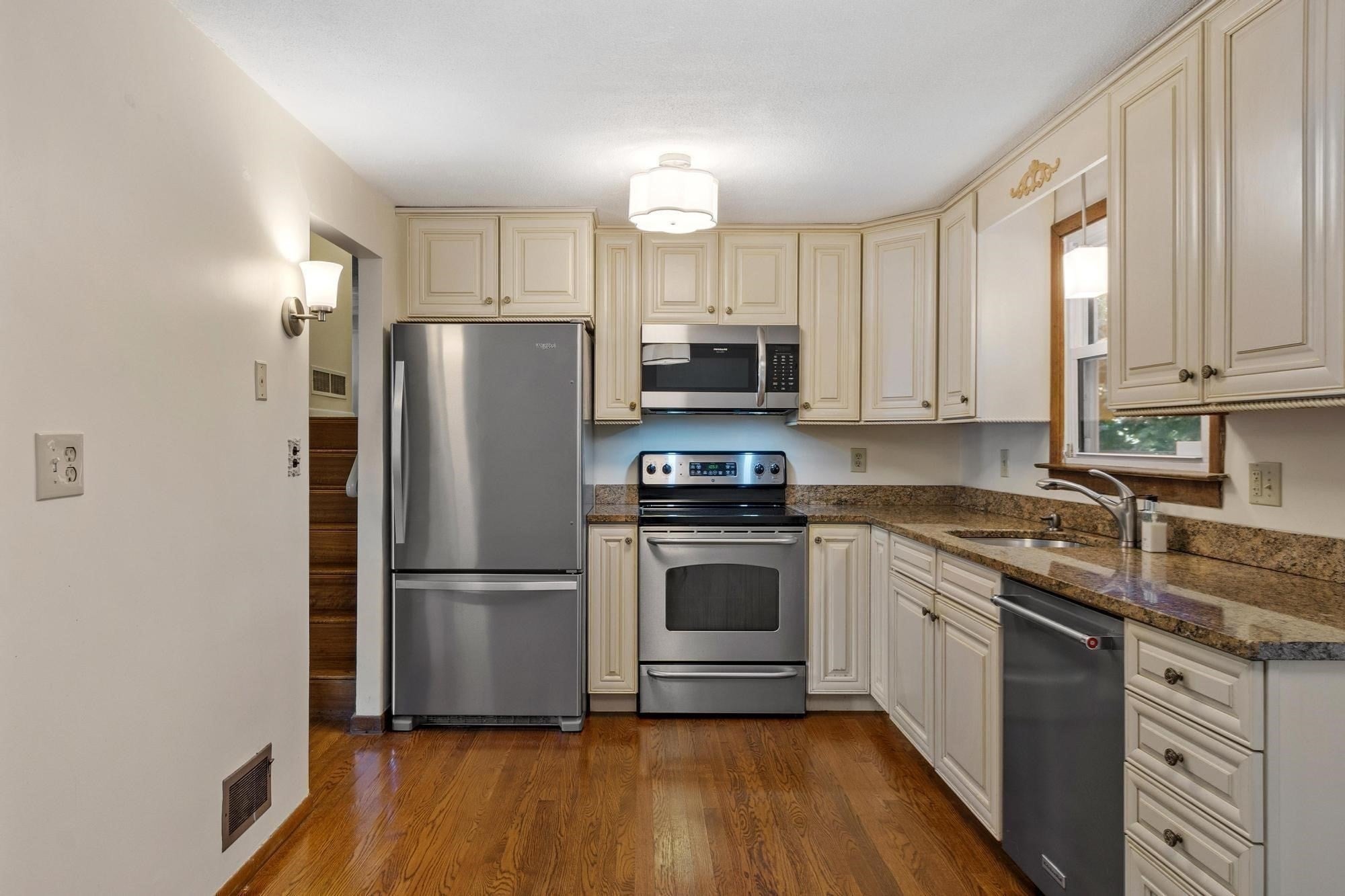 7 Gaywood Cir, Peabody, MA, 7 Gaywood Cir, Peabody, MA Photo #16