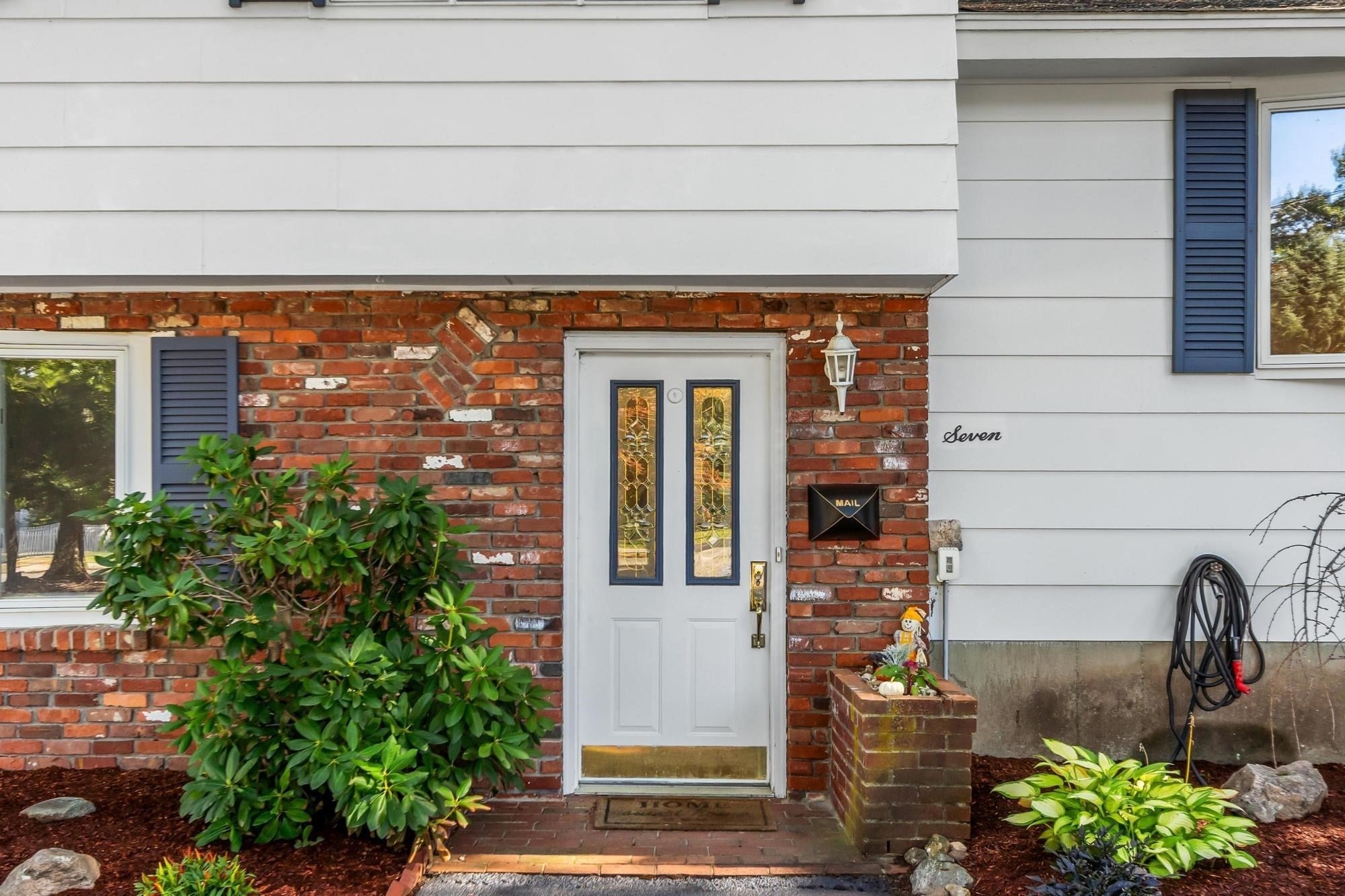 7 Gaywood Cir