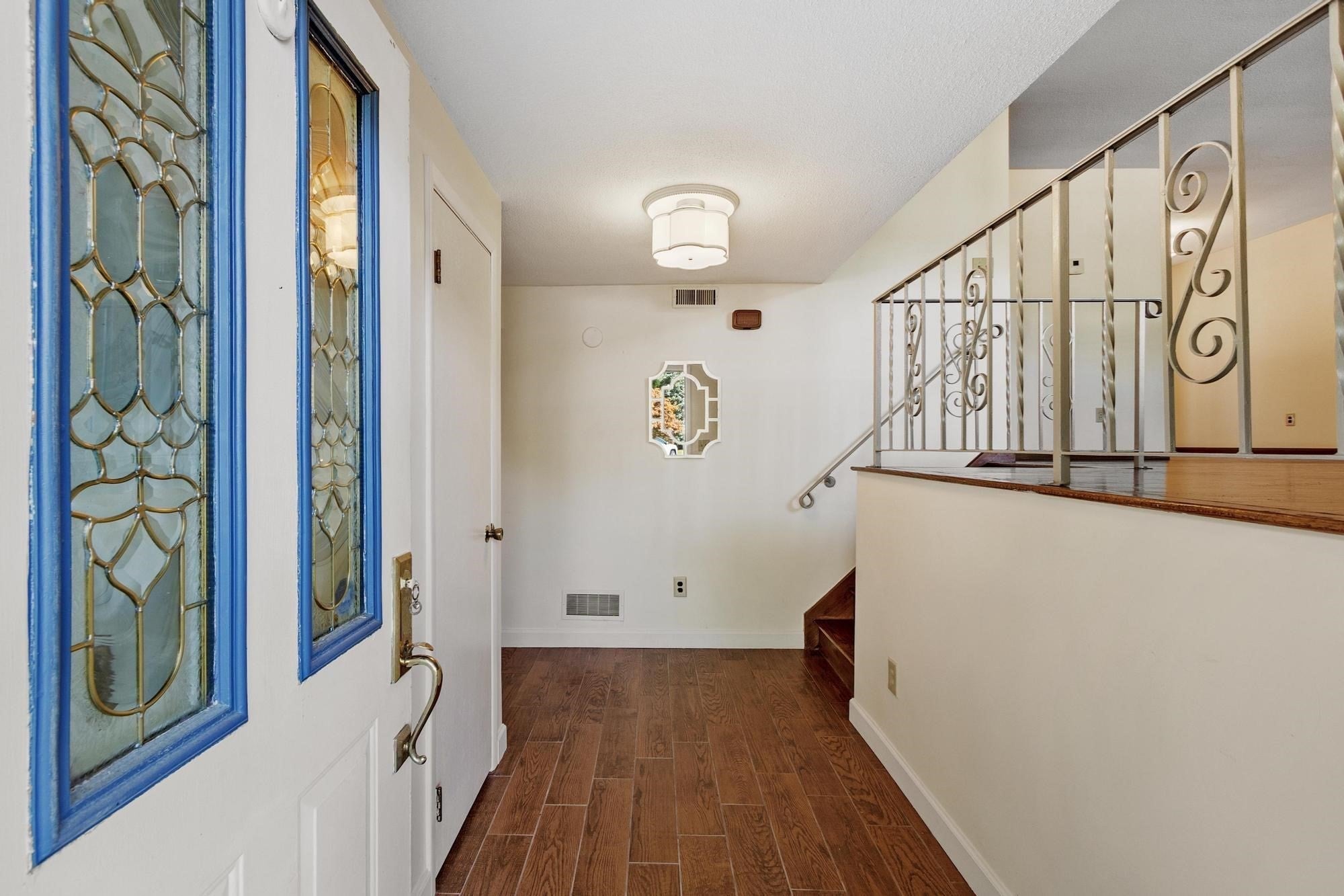 7 Gaywood Cir