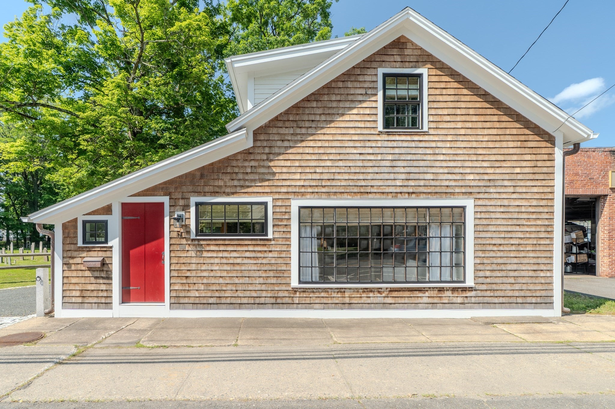 14 Sugarloaf St, Deerfield, MA Photo #1