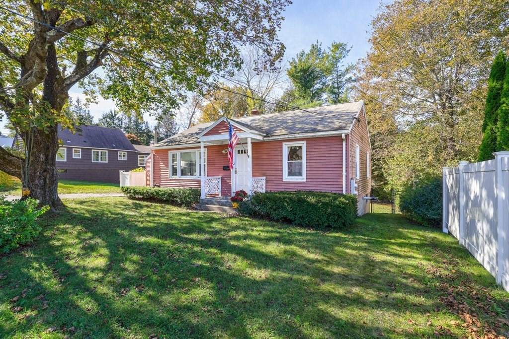 83 Stoneleigh Rd
