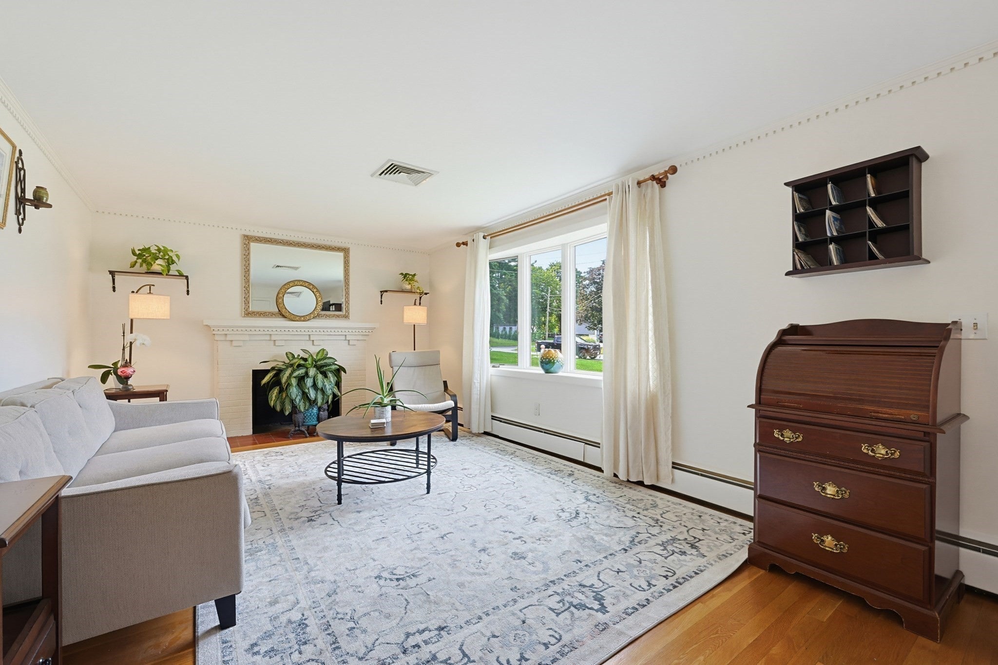 4 Willow St, Franklin, MA Photo #6