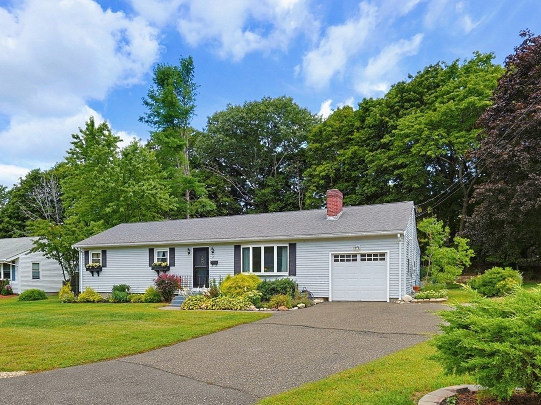 4 Willow St, Franklin, MA Photo #1