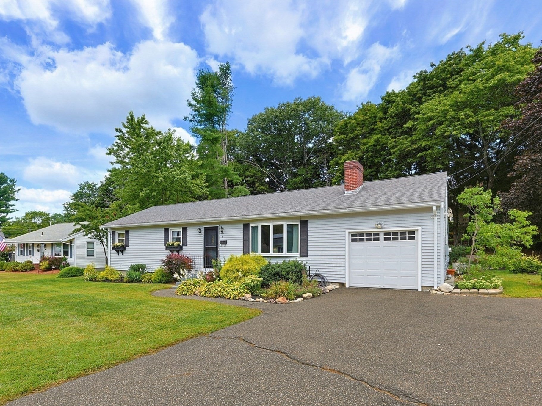 4 Willow St, Franklin, MA Photo #2