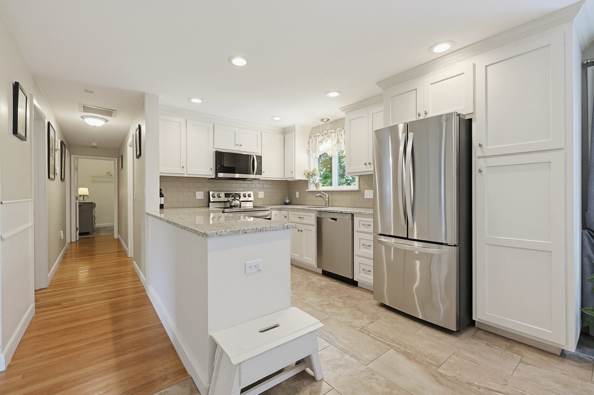 4 Willow St, Franklin, MA Photo #15