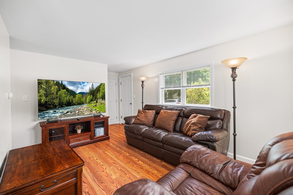 24 Dorothy Ave, Bellingham, MA Photo #5