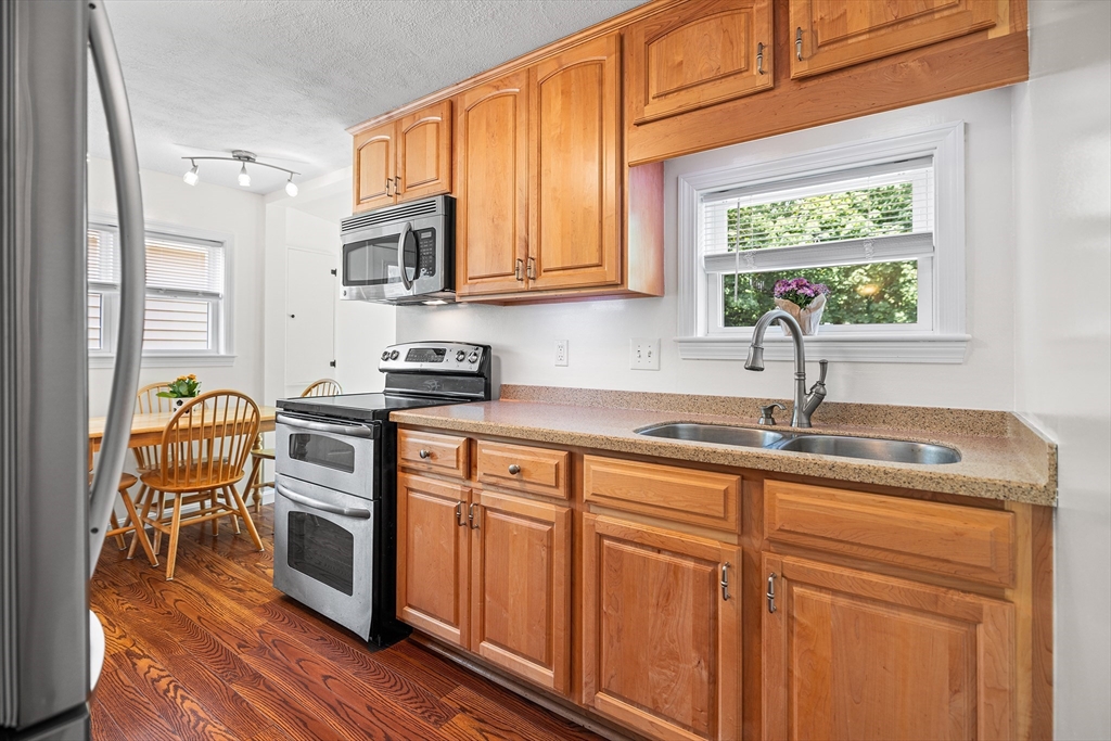 24 Dorothy Ave, Bellingham, MA Photo #8