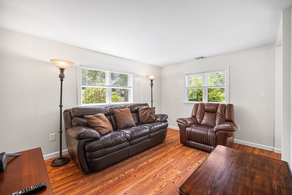24 Dorothy Ave, Bellingham, MA Photo #3