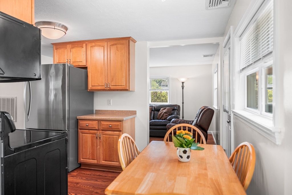 24 Dorothy Ave, Bellingham, MA Photo #7