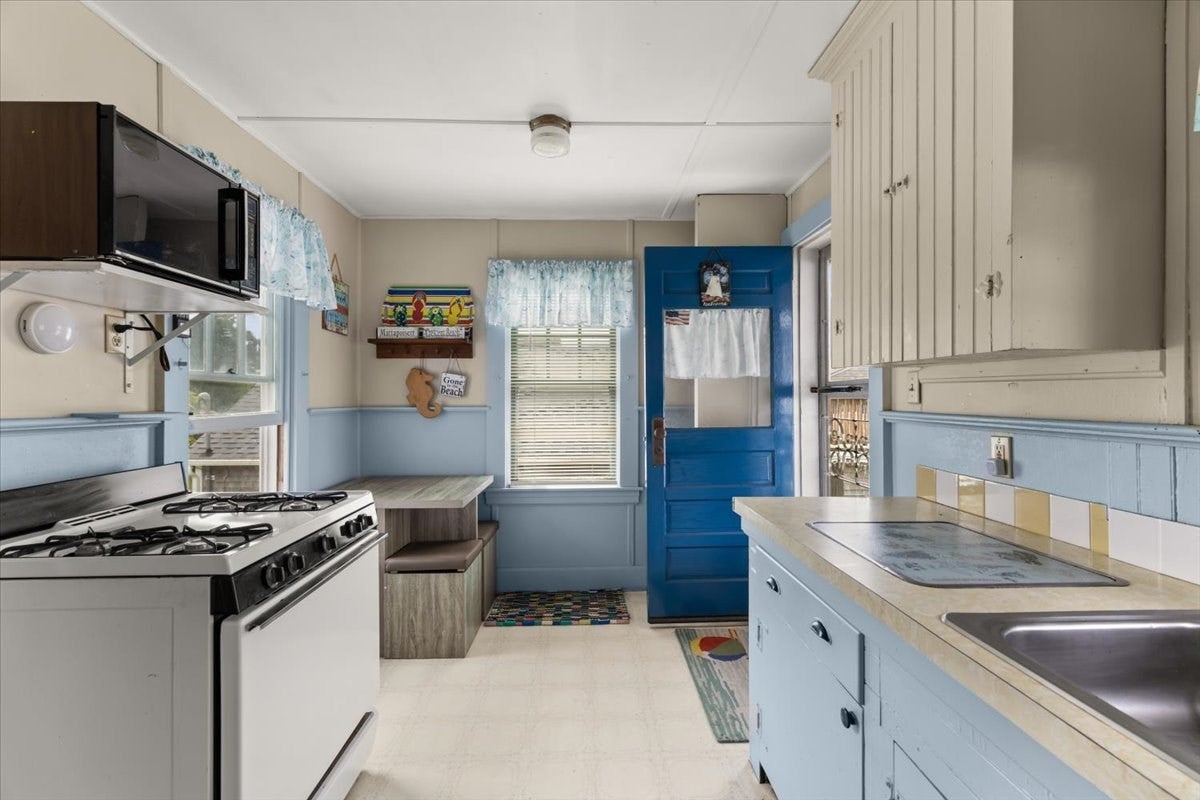 21 Channel St, Mattapoisett, MA Photo #25