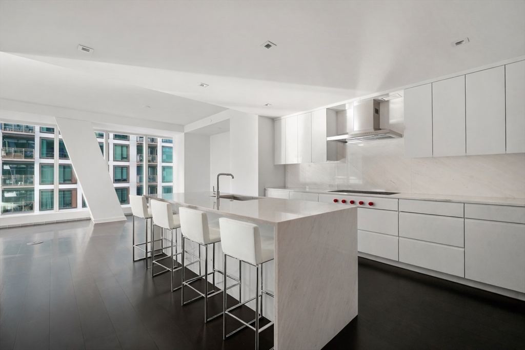 150 Seaport Blvd 10G