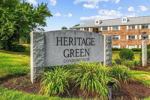 21 FERNVIEW AVE APT 8, NORTH ANDOVER, MA 01845 - Image fc6229ebbaafccc5ab0d9bdde0764f12/3613539792
