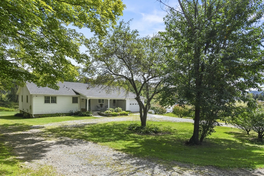 40 Churchill St