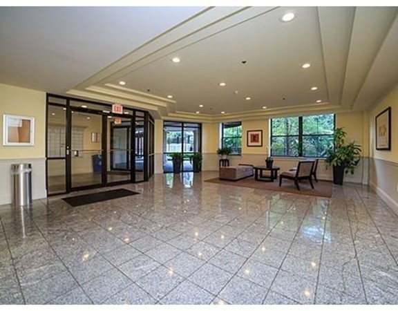 110 Cypress St #PH6, Brookline, MA Photo #2