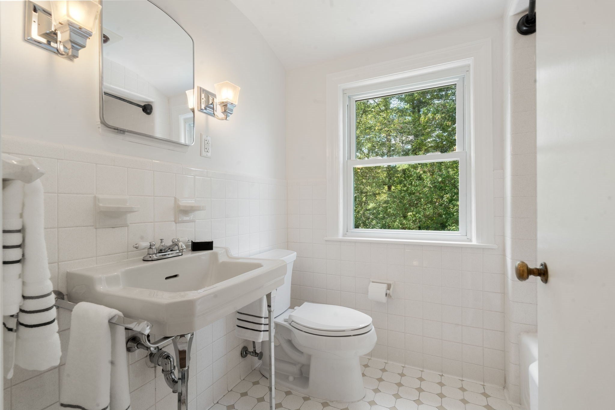 115 Brookside Ave, Belmont, MA, 115 Brookside Ave, Belmont, MA Photo #17