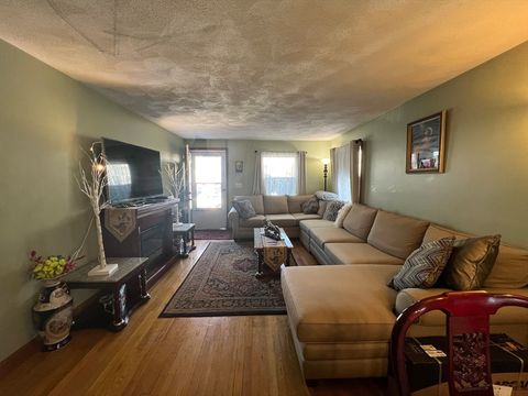 39 Plimpton Ave 39 Norwood MA 02062