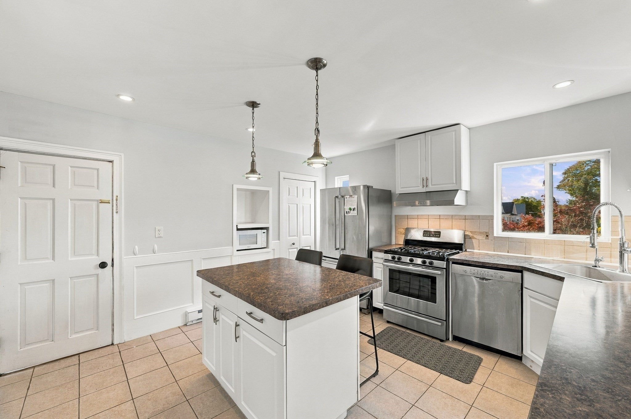 65 Essex St, Swampscott, MA, 65 Essex St, Swampscott, MA Photo #3