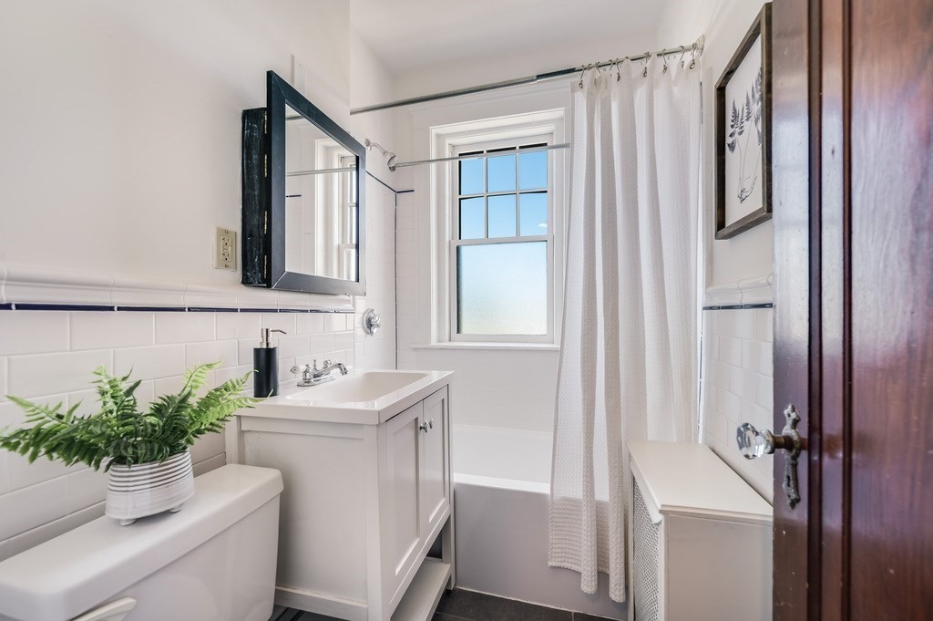 42 Linnaean Street 14