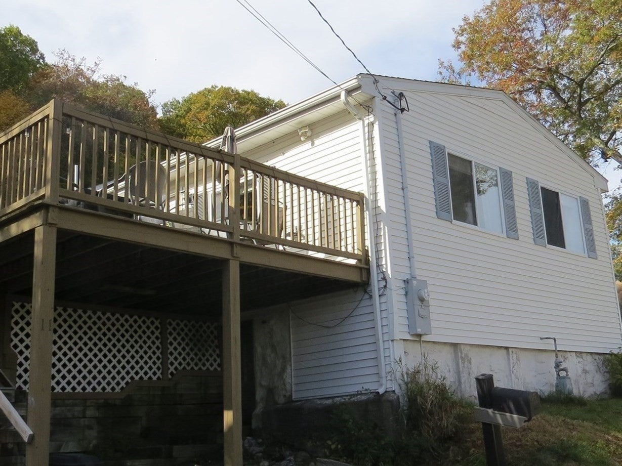 Photo of 11 Sonoma Dr, Worcester, MA