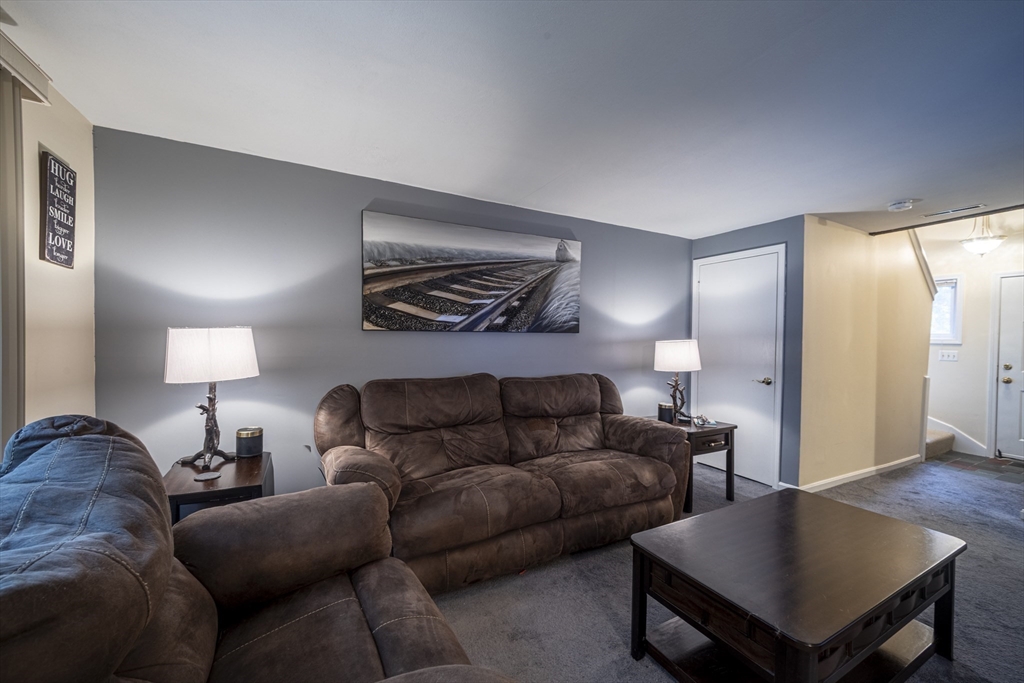 17 Centercrest Dr 17