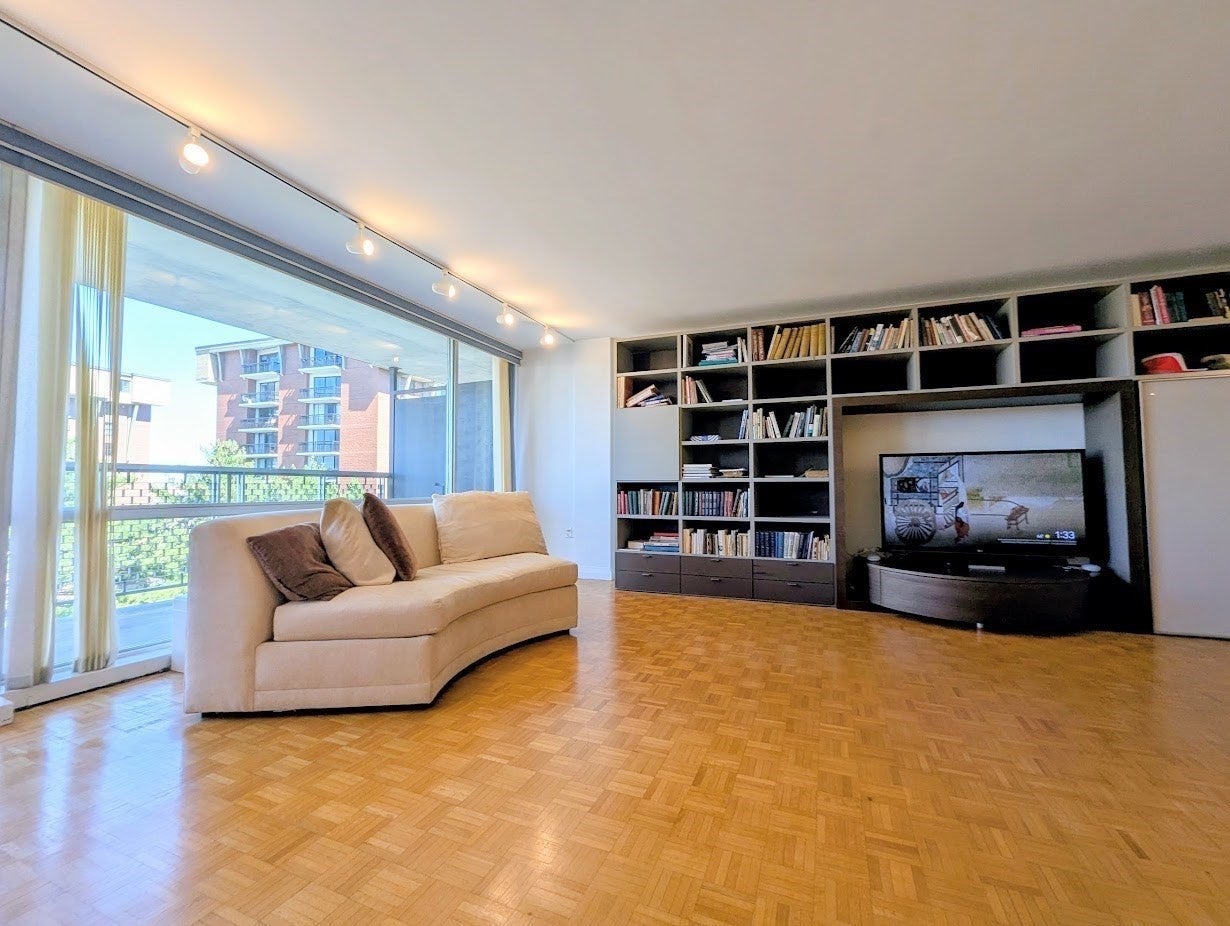 45 Longwood Ave 705