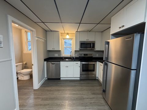 61 Lincoln Ave 2 Saugus MA 01906