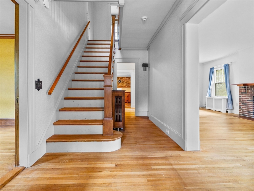 21 Wellesley Ave