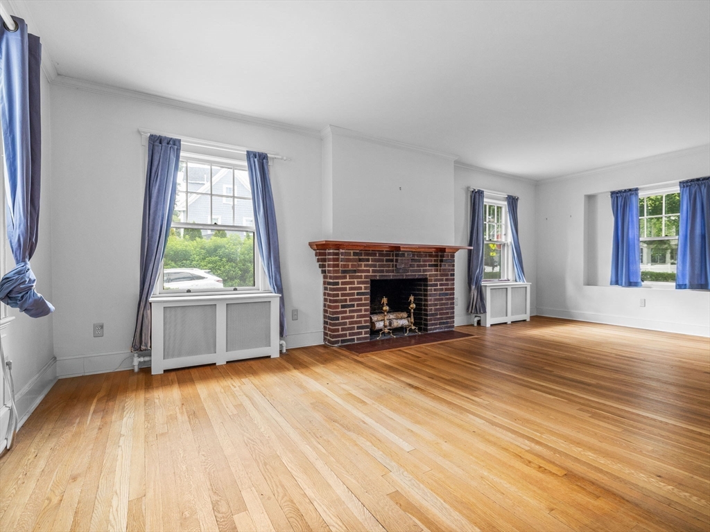 21 Wellesley Ave