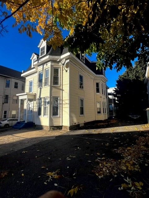83 Cross St Lawrence MA 01841