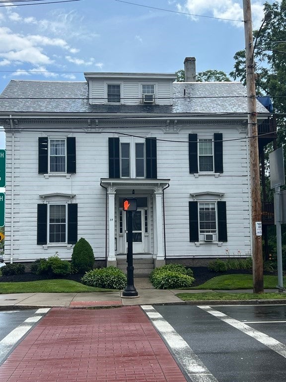 Photo of 35 Locust St, Danvers, MA