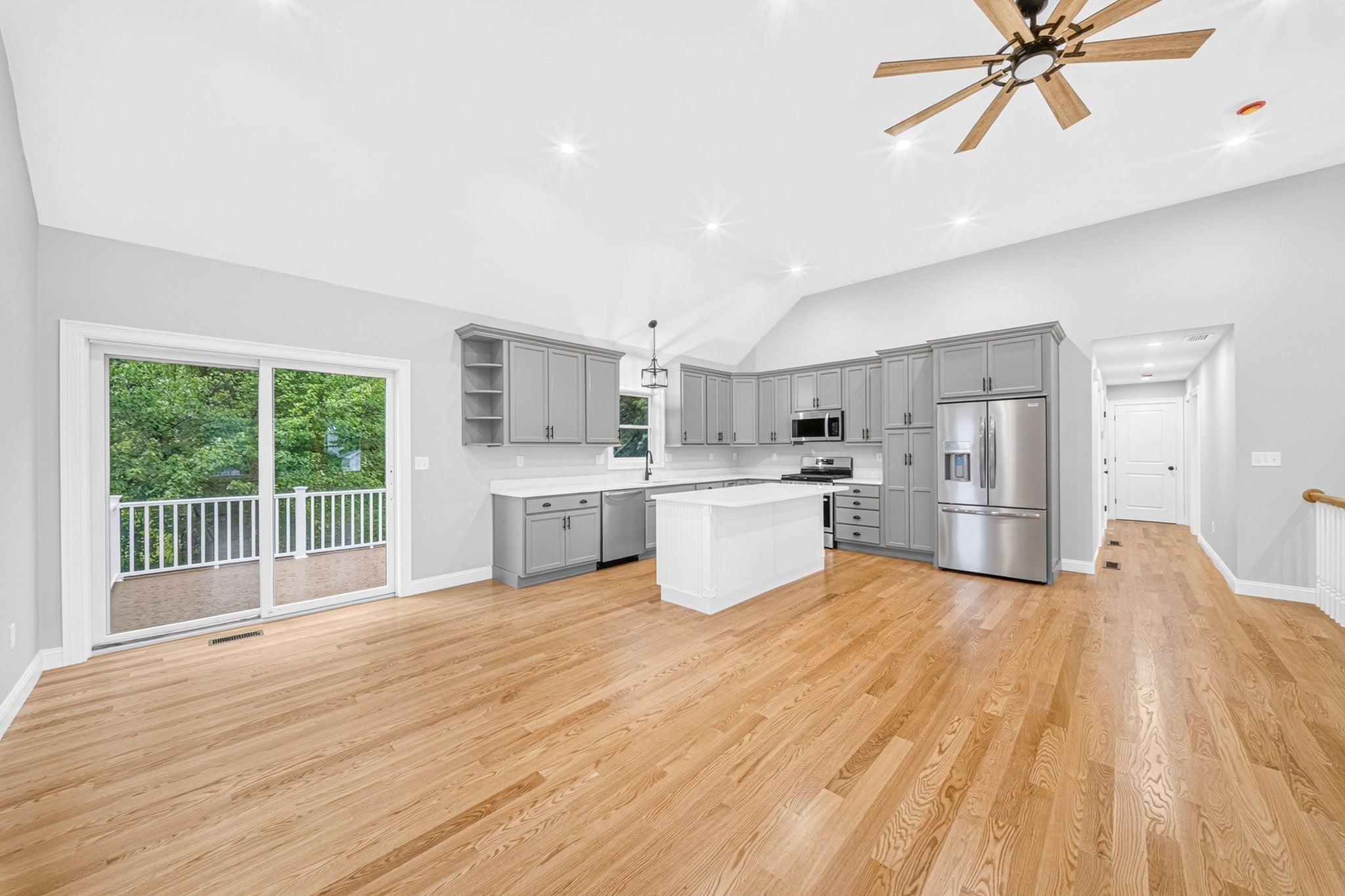 6 Mchugh Ave #6, Billerica, MA Photo #2