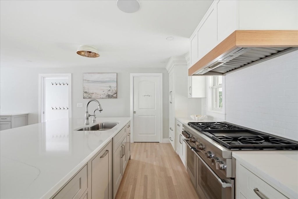 141 Wompatuck Rd