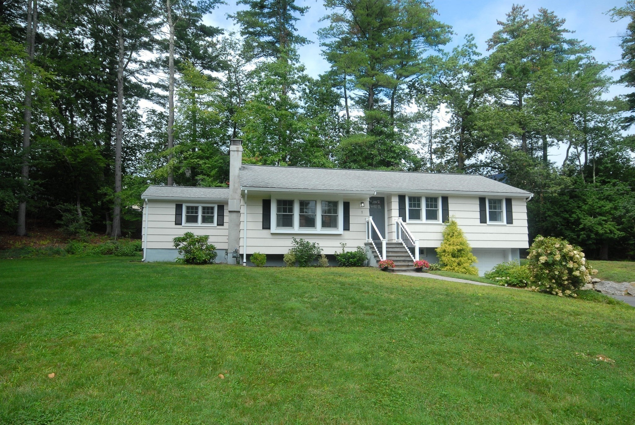 1 Duggan Rd, Acton, MA Photo #2
