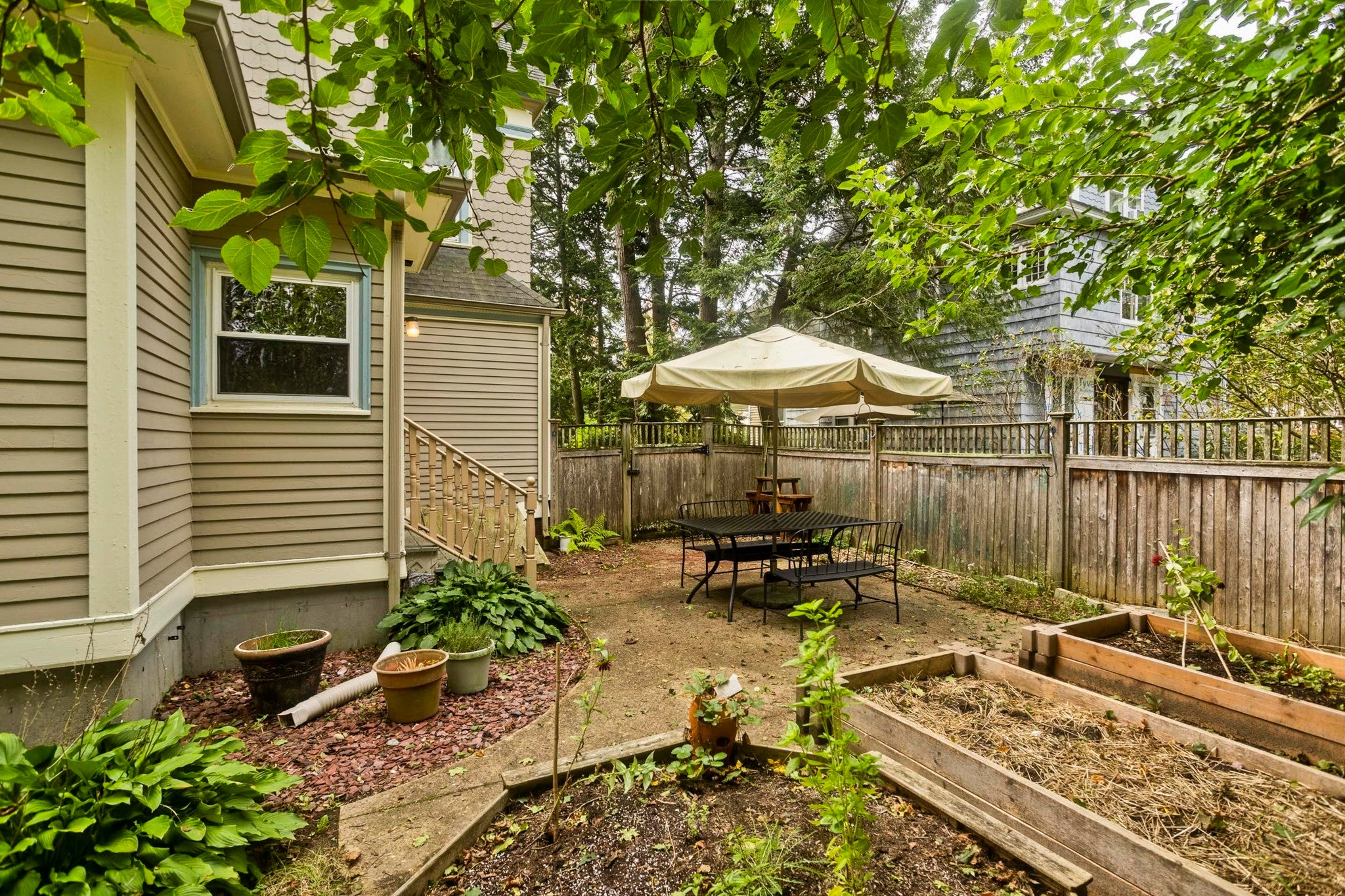 40 Fairfield Ave, Holyoke, MA Photo #42