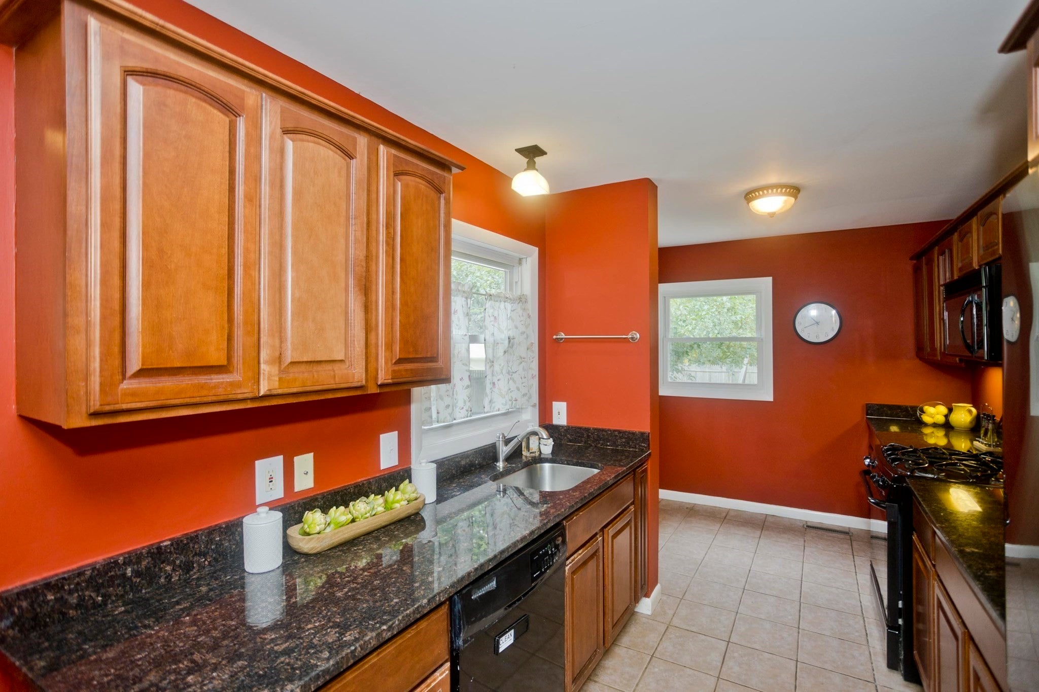 40 Fairfield Ave, Holyoke, MA Photo #25