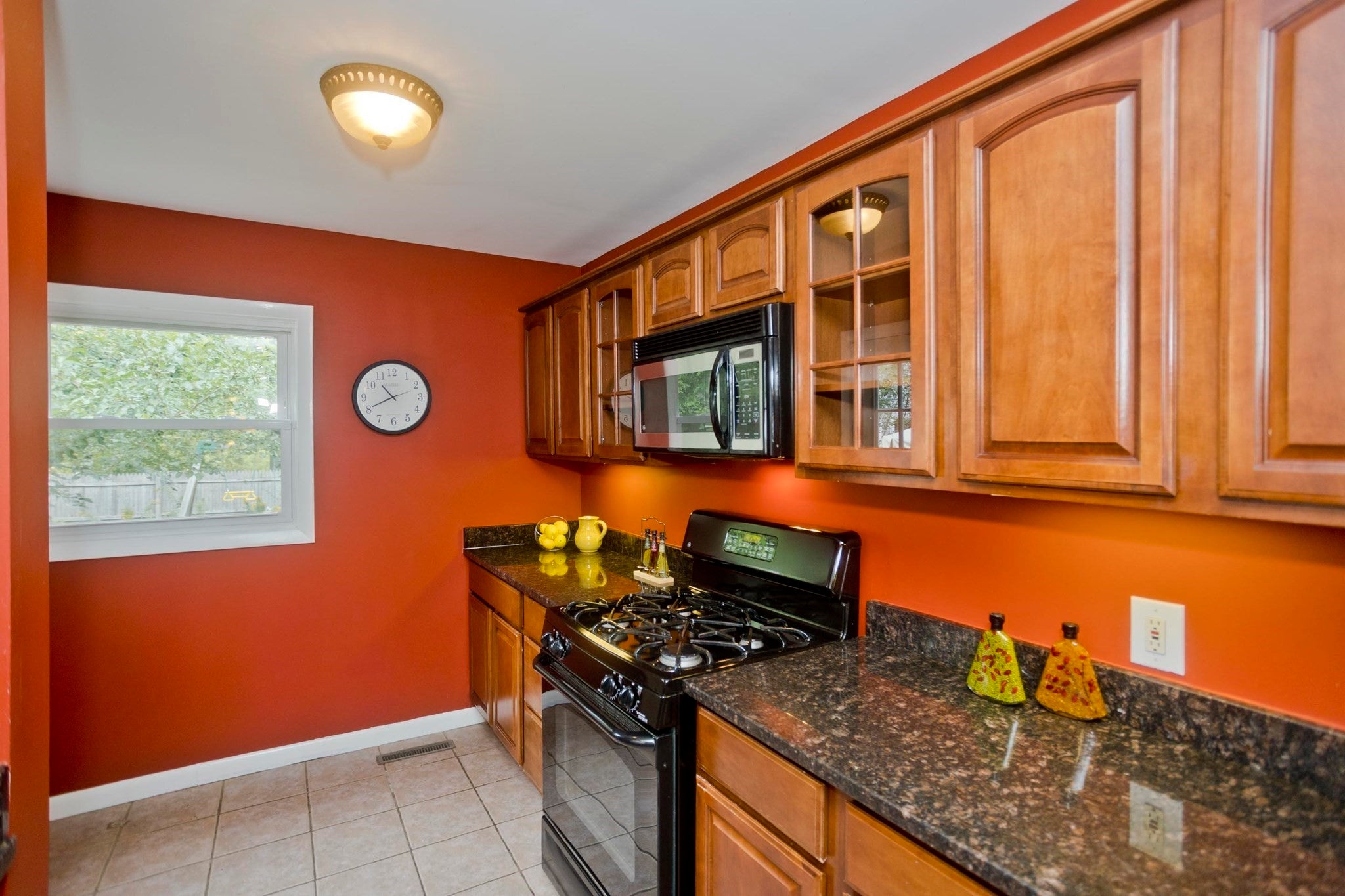 40 Fairfield Ave, Holyoke, MA Photo #24