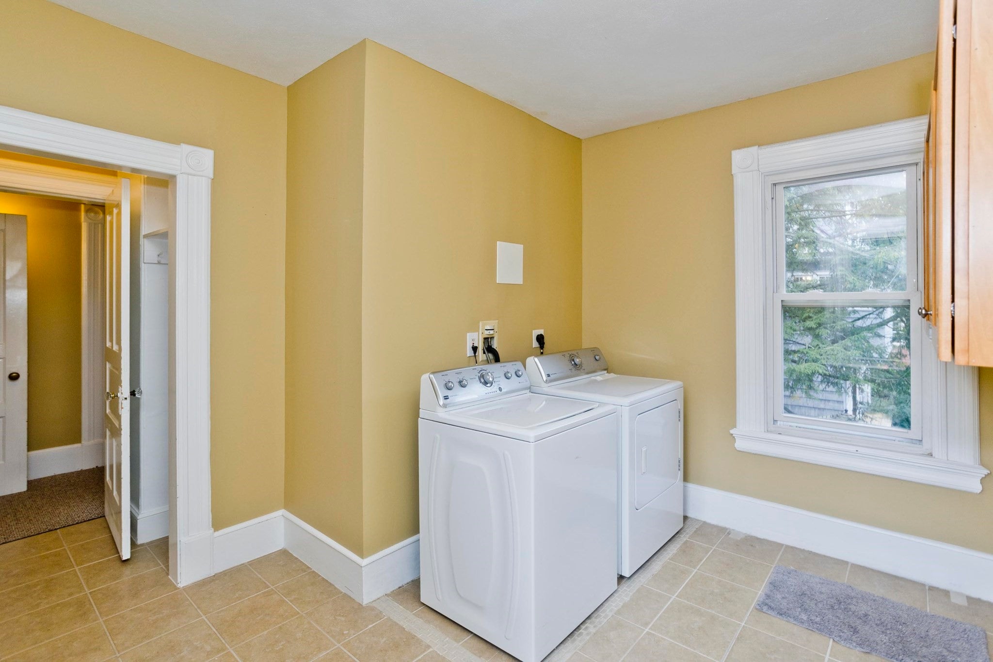40 Fairfield Ave, Holyoke, MA Photo #37