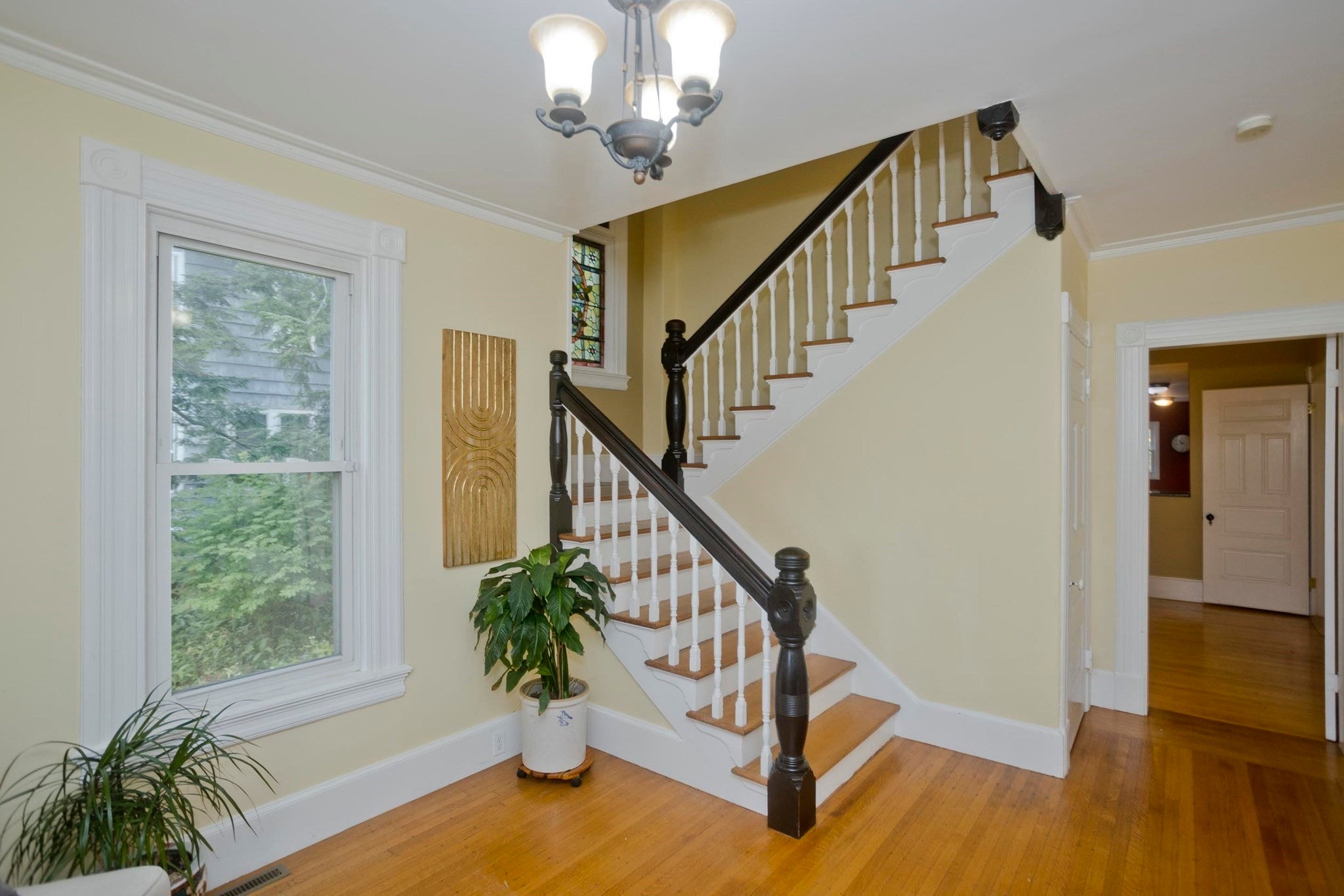 40 Fairfield Ave, Holyoke, MA Photo #6