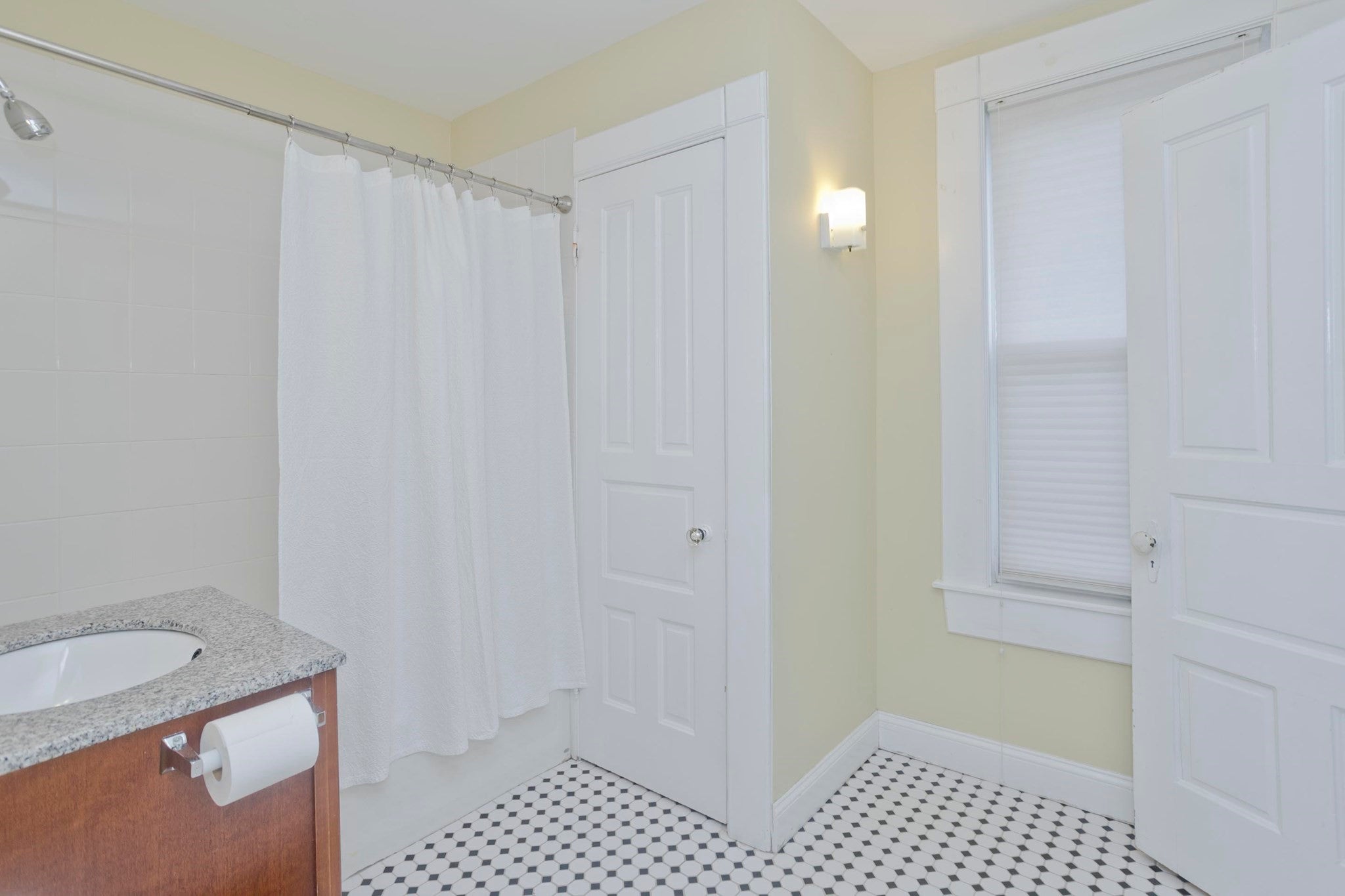 40 Fairfield Ave, Holyoke, MA Photo #36