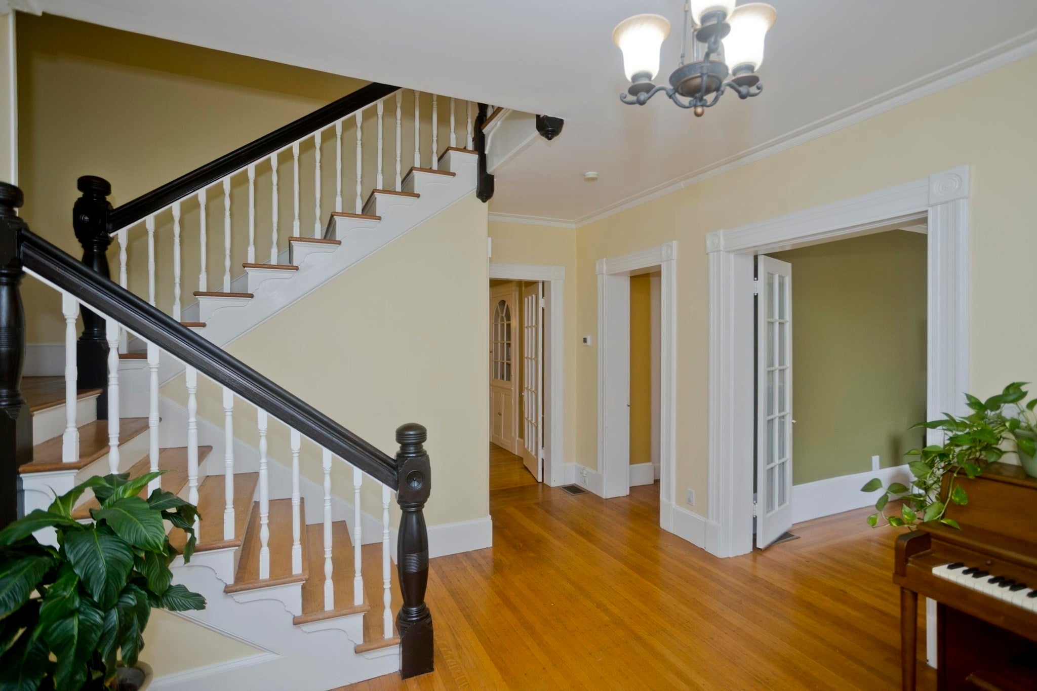 40 Fairfield Ave, Holyoke, MA Photo #8