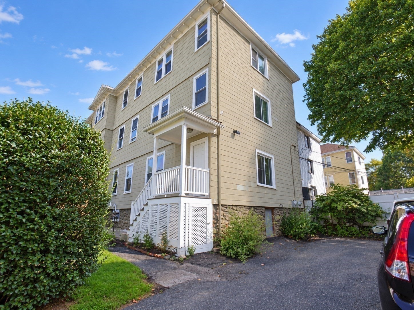 320 Hamilton St, Worcester, MA Photo #2