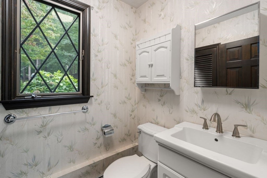 148 Sandra Lane, North Andover, MA Photo #21