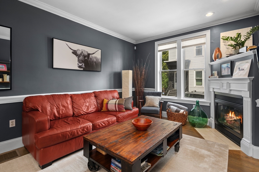 55 Woodward St 1